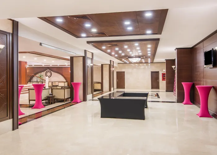 Crowne Plaza By Ihg